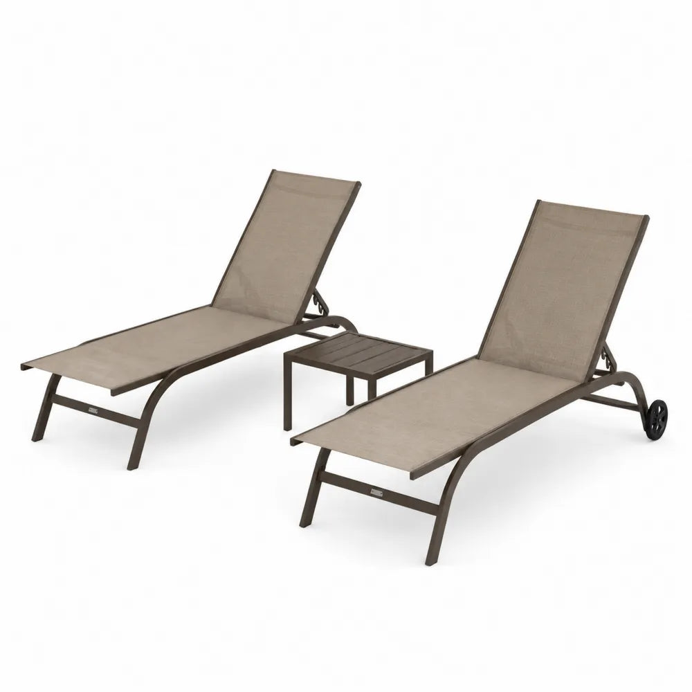 Ensemble de chaises longues en aluminium et textilène beige avec table d'appoint
